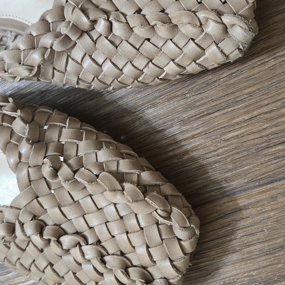 Vince Camuto Beige Woven Slip Ons/ Size 6 - Picture 3 of 5